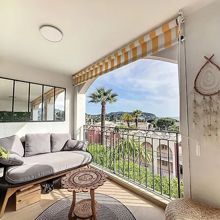 Riviera-king-studio *